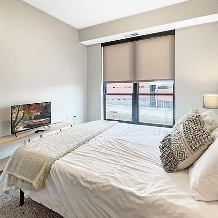 Large Downtown 2Br -Hot Tub-Downtown! Apartment Des Moines Exterior photo